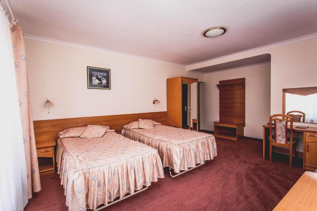 Отель Hotel Twins Варшава-32